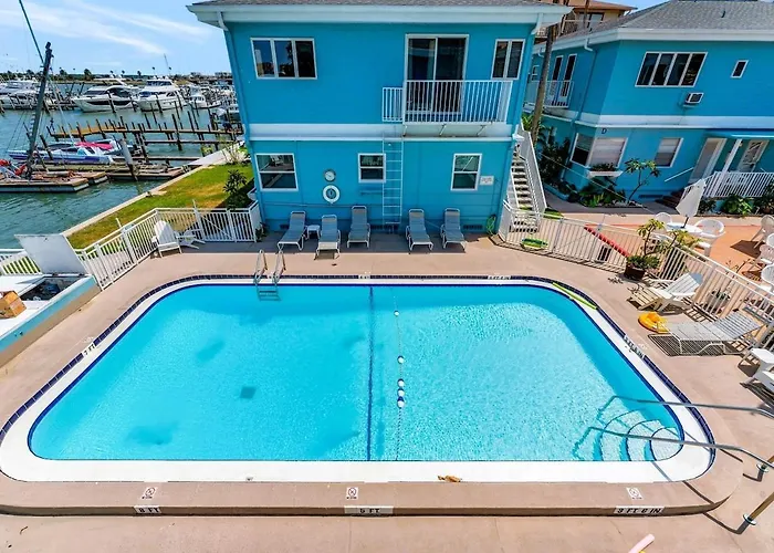 Apartment Waterfront Corner Heated Pool Near
