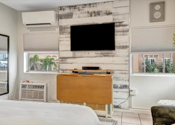 Waterfront Corner Heated Pool Near Clearwater Beach